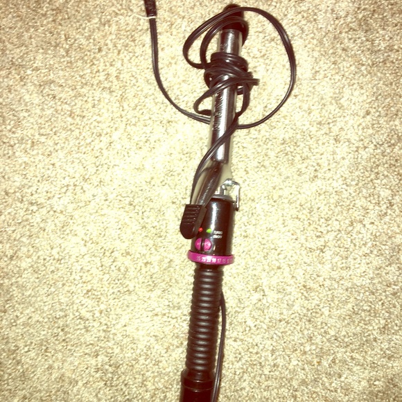 Curling iron - Picture 1 of 1
